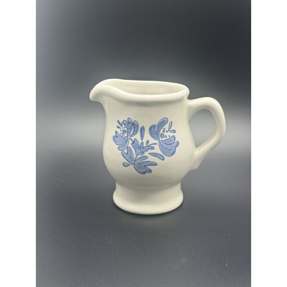 Small Vintage Yorktowne Pfaltzgraff Creamer Pitcher 4.5"